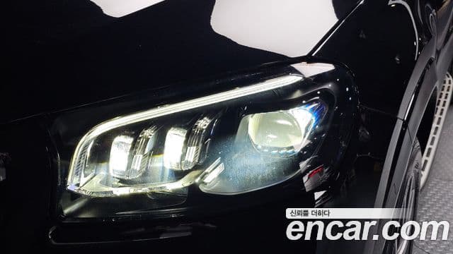 Mercedes-Benz GLS-Class 2022 — Photo 23/34