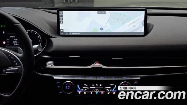Genesis Electrified G80 2022 — ფოტო 14/20
