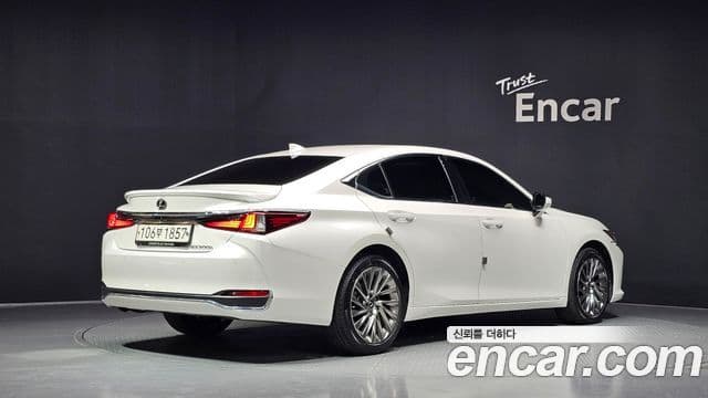 Lexus ES300h 2024 — ფოტო 1/20