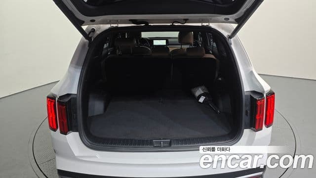 Kia Sorento 2021 — ფოტო 16/20