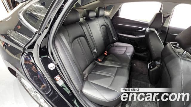 Hyundai Sonata 2022 — ფოტო 17/20