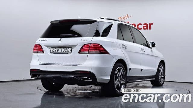 Mercedes-Benz GLE-Class 2018 — ფოტო 2/20