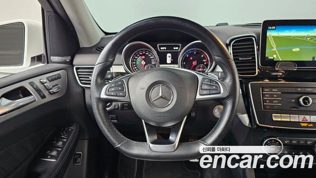 Mercedes-Benz GLE-Class 2018 — ფოტო 12/20