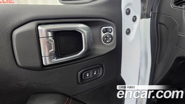 Jeep Wrangler 2025 — Şəkil 20/30