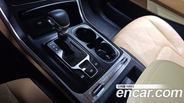 Kia Carnival 2022 — фото 7 из 20