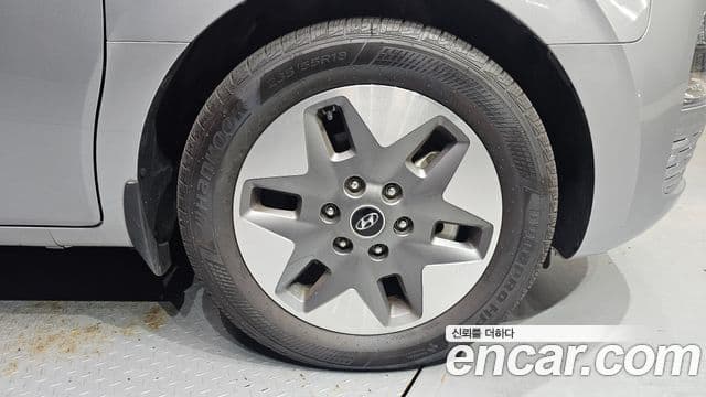 Hyundai Staria 2022 — Photo 9/32