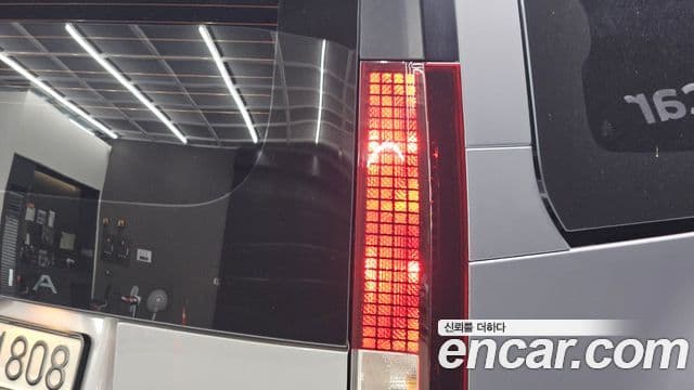 Hyundai Staria 2022 — Photo 31/32