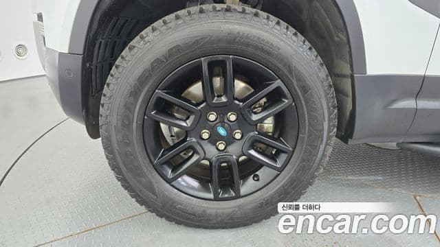 Land Rover Defender 2021 — ფოტო 5/20