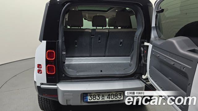 Land Rover Defender 2021 — ფოტო 18/20