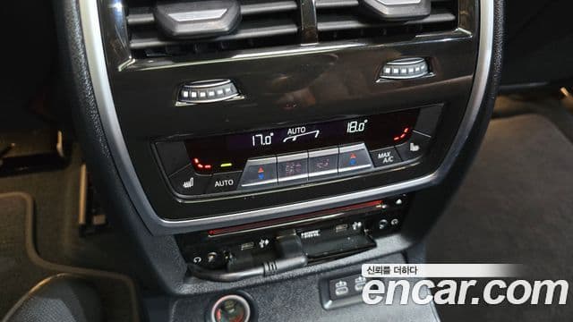 BMW X7 2022 — Şəkil 16/34
