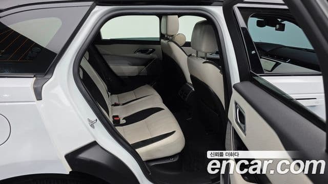 Land Rover Range Rover Velar 2018 — Photo 2/20