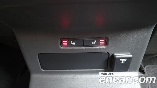 Land Rover Range Rover Velar 2018 — Photo 16/20
