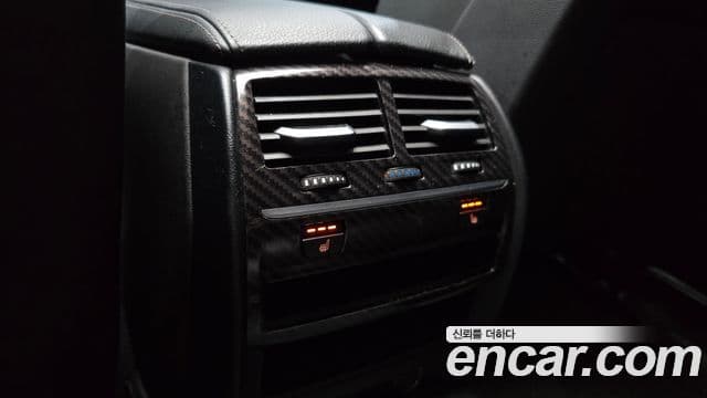 BMW 5 Series 2018 — Фото 17/20