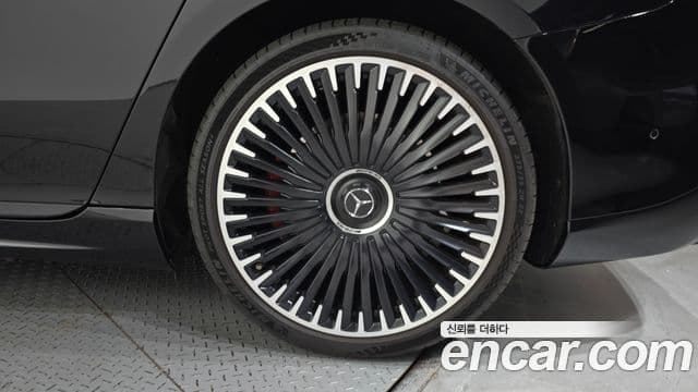 Mercedes-Benz EQS 2022 — Photo 19/31