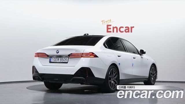 BMW 5 Series 2024 — Şəkil 2/20