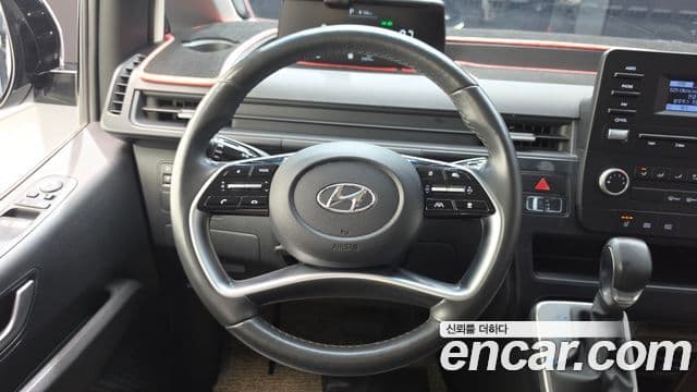 Hyundai Staria 2023 — Şəkil 13/20