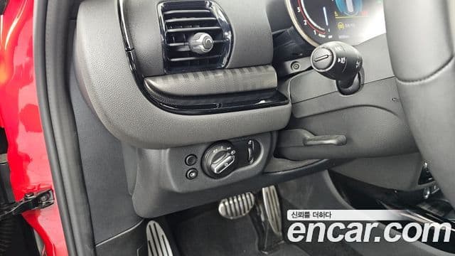 Mini Cooper S Clubman 2023 — Şəkil 24/34