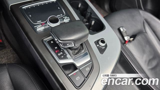 Audi Q7 2019 — Şəkil 9/20