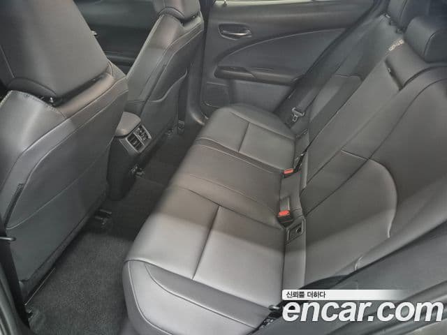 Lexus UX300h 2025 — Şəkil 11/19