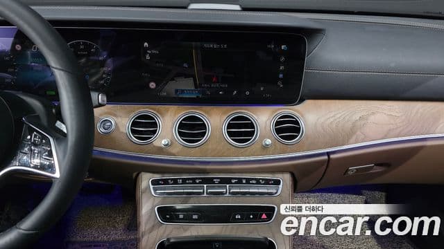 Mercedes-Benz E-Class 2022 — Фото 12/20