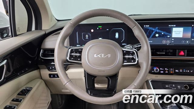 Kia Carnival 2024 — фото 12 из 20