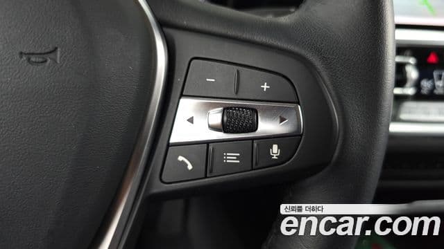 BMW 3 Series 2021 — фото 17 из 20