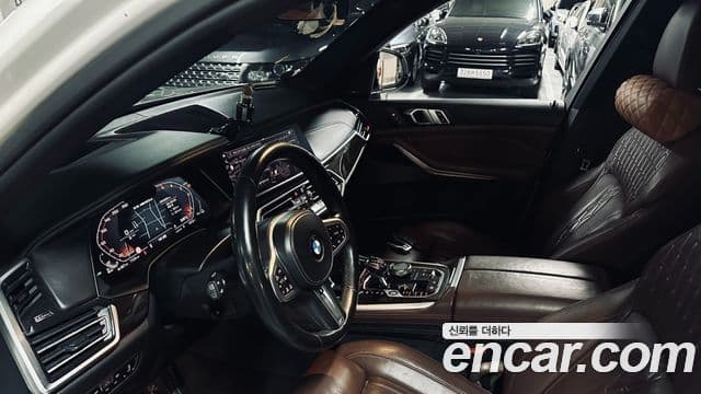 BMW X5 2019 — ფოტო 8/20