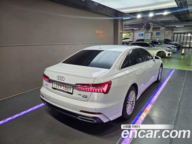 Audi A6 2020 — Фото 1/20
