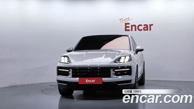 Porsche Cayenne 2023 — Photo 12/34