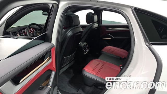 Porsche Cayenne 2023 — Photo 26/34