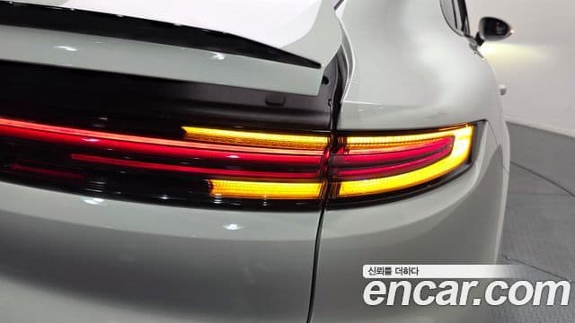 Porsche Cayenne 2023 — Photo 27/34