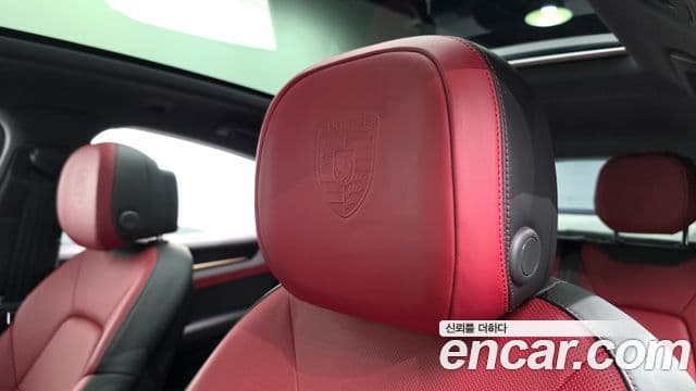 Porsche Cayenne 2023 — Photo 6/34