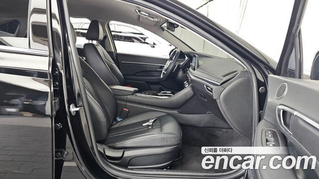 Hyundai Sonata 2022 — ფოტო 11/20