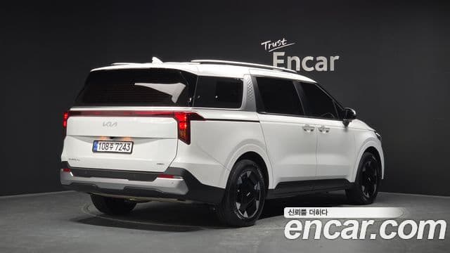 Kia Carnival 2024 — Şəkil 2/20