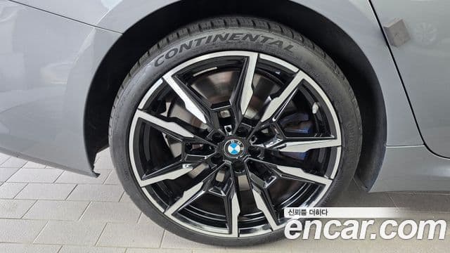 BMW 8 Series 2023 — фото 5 из 20