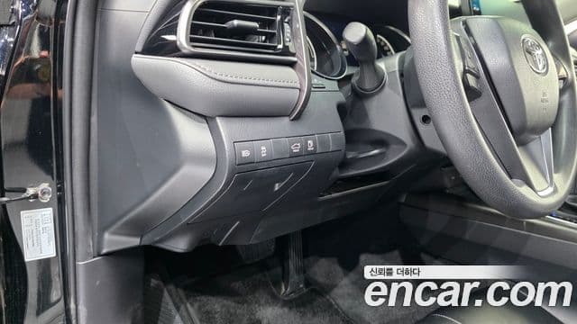 Toyota Camry 2021 — Photo 15/33