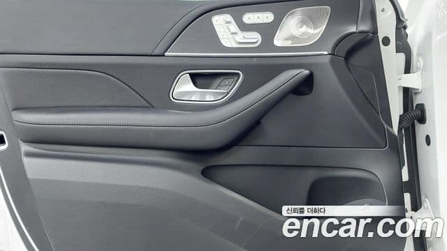 Mercedes-Benz GLE-Class 2025 — Фото 15/20