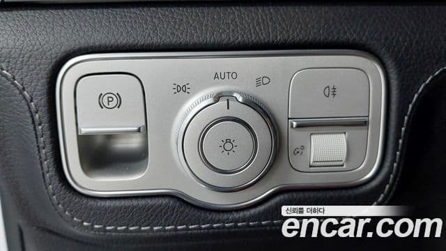 Mercedes-Benz GLE-Class 2025 — Фото 18/20