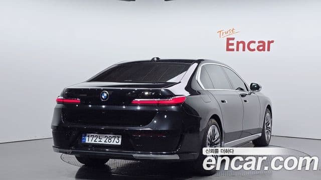 BMW 7 Series 2023 — Photo 17/20