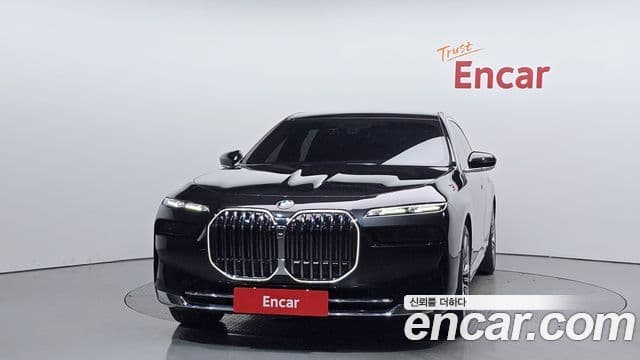 BMW 7 Series 2023 — Photo 12/20