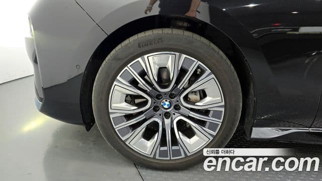 BMW 7 Series 2023 — Photo 14/20