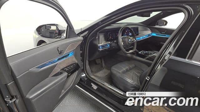 BMW 7 Series 2023 — Photo 16/20