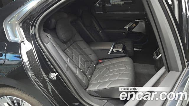 BMW 7 Series 2023 — Photo 19/20