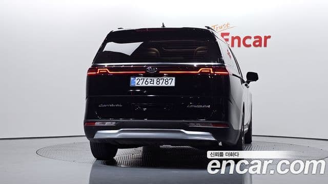 Kia Carnival 2021 — ფოტო 4/20