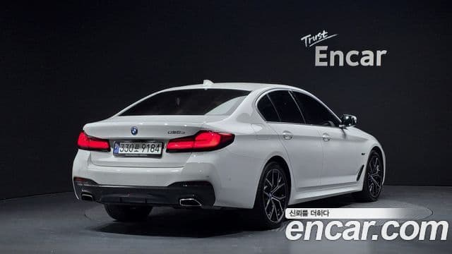 BMW 5 Series 2021 — Şəkil 2/20