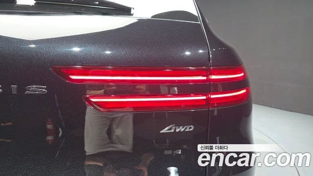 Genesis GV70 2023 — Photo 24/33