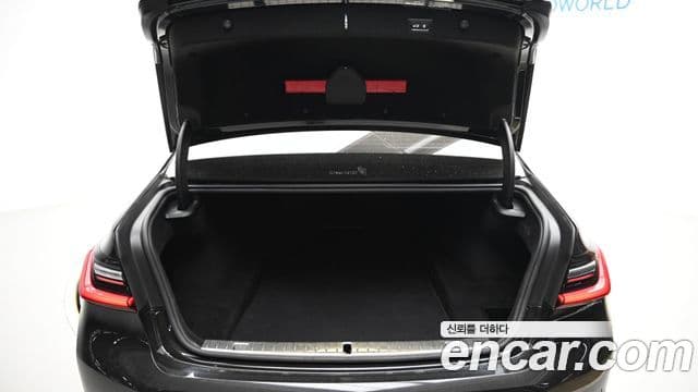 BMW 7 Series 2022 — ფოტო 20/20