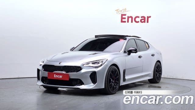 Kia Stinger 2021 — Фото 1/20