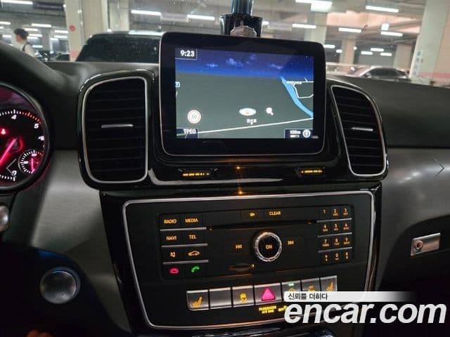 Mercedes-Benz GLE-Class 2018 — фото 4 из 10