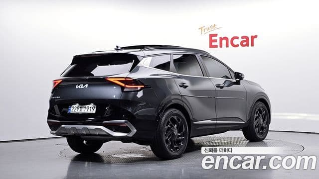 Kia Sportage 2023 — ფოტო 2/20